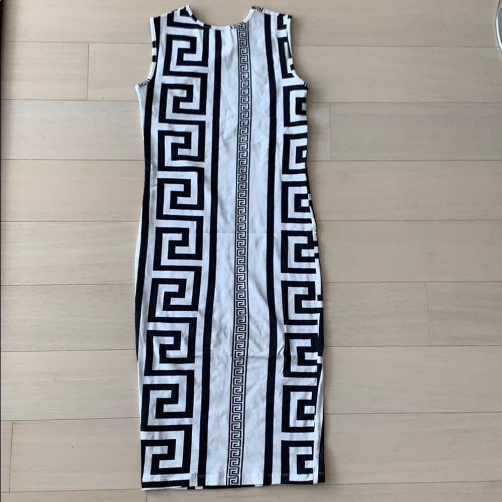 SOLD OUT Asos Petite Black Midi Greek Key Dress - Picture 6 of 6